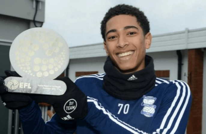 迟来的告别，拜仁在主场为科曼举办告别仪式（主场谢幕夜：拜仁为科曼补办告别仪式）