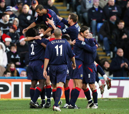 巴萨公布欧冠首发11人阵容迎战法兰克福（巴萨欧冠战法兰克福：首发11人名单出炉）