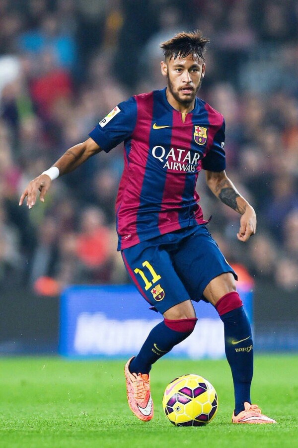 巴塞罗那理发师：欧洲杯期间，费尔明专门打电话让我给他理发（巴萨理发师透露：欧洲杯期间，费尔明特意致电预约理发）