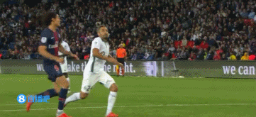 TyC记者：斯卡洛尼将带着大力神杯参加世界杯抽签仪式