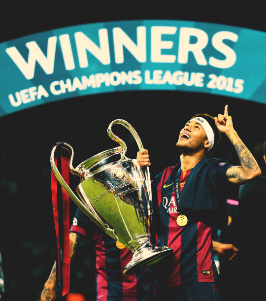 张伯霖谈摇篮舞庆祝：是庆祝我家两只小狗出生（张伯霖回应摇篮舞：为庆祝家中两只小狗诞生）