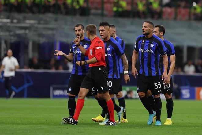 League Awards颁奖：Chovy年度最佳选手，Tarzan LPL最佳（League Awards结果出炉：Chovy荣膺年度最佳，Tarzan加冕LPL最佳）