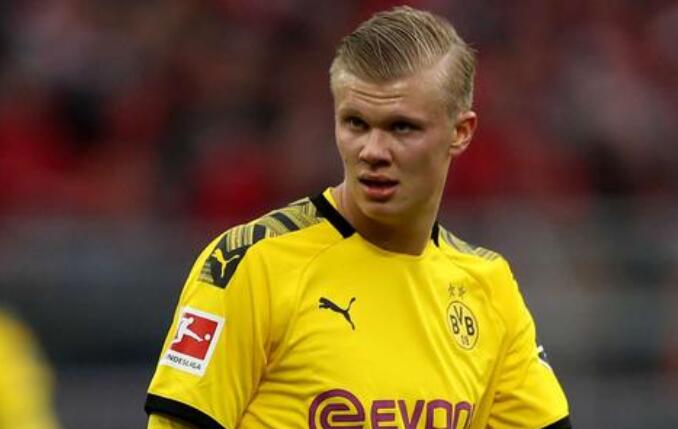 孔帕尼谈乌尔比希：他从诺伊尔身上学到了很多，正在稳步成长（孔帕尼：乌尔比希从诺伊尔身上获益良多，正稳步提升）