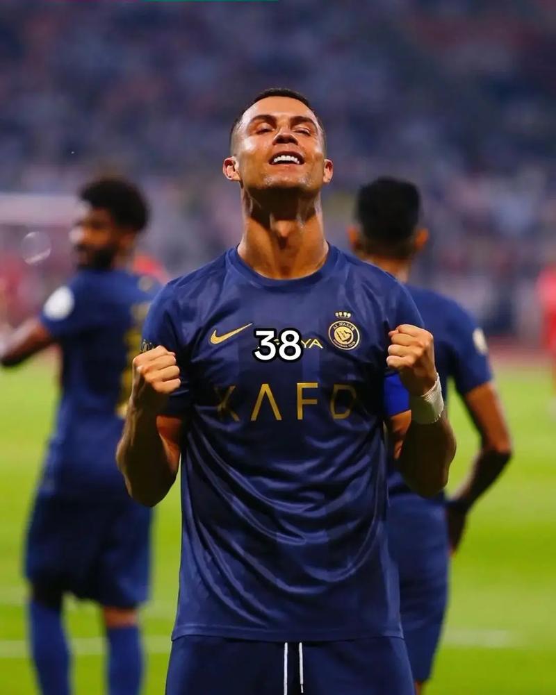 记者：罗马联系法比奥-席尔瓦团队，但若吉拉西离队他将留下（罗马已与法比奥-席尔瓦团队接触，若吉拉西离队他将选择留队）