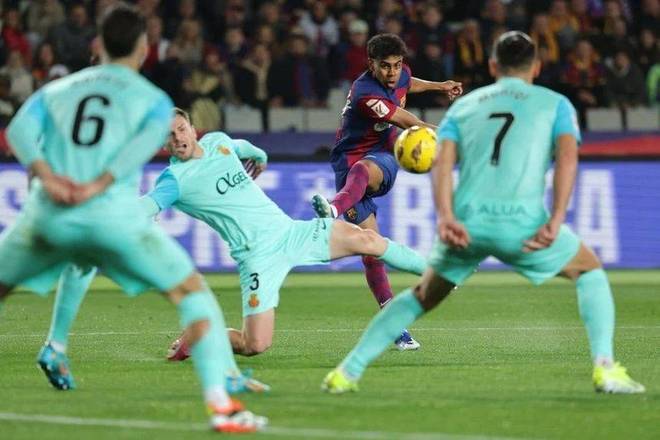 斯帕莱蒂：迪格雷戈里奥是一门；库普踢中卫就是为了参与进攻（斯帕莱蒂：迪格雷戈里奥门前稳健，安排库普踢中卫是为加强进攻）